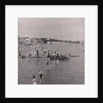 Holidaymakers on Douglas beach by Manx Press Pictures