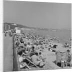 Holidaymakers on Douglas beach by Manx Press Pictures