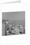 Holidaymakers on Douglas beach by Manx Press Pictures