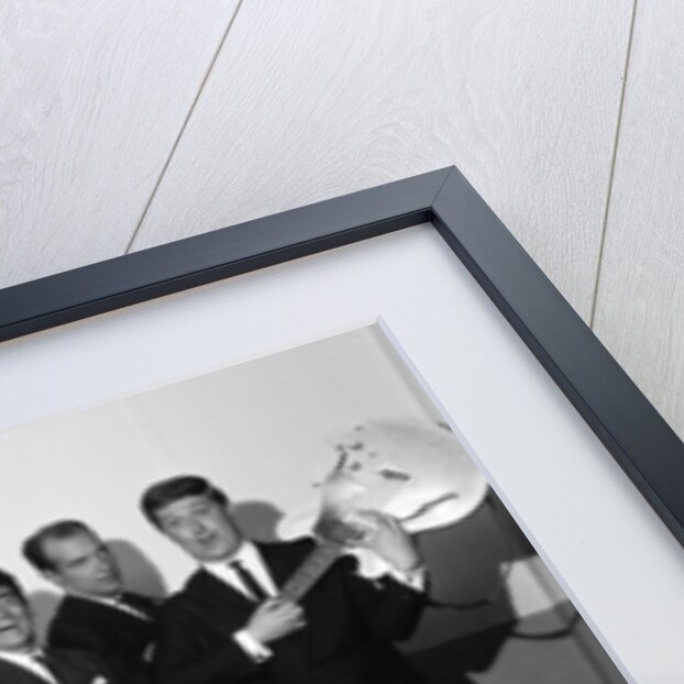 Freddie and the Dreamers 1963 by Bela Zola