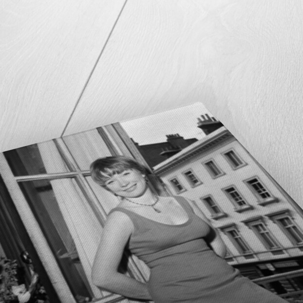 Shirley MacLaine by Bela Zola