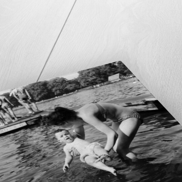 People sunbathing in a heatwave at the Serpentine Lido by Tommy Lea