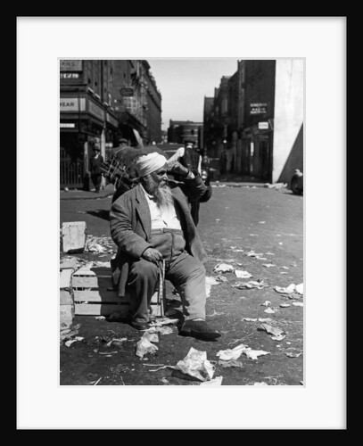 Petticoat Lane Market by Staff