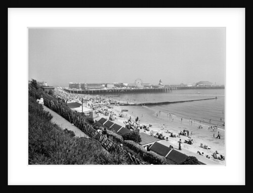 Eastebourne 1975 by Daily Mirror