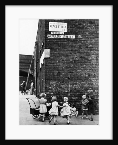 Bethnal Green 1939 by Staff