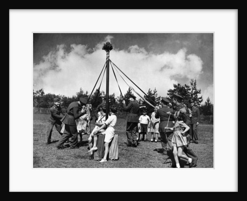 Maypole 1942 by Staff