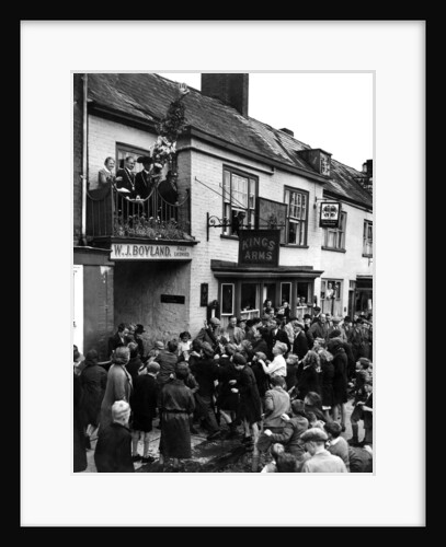 Hot Pennies 1943 by Staff