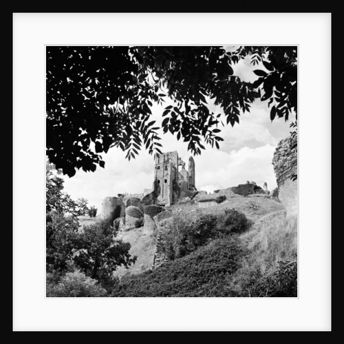 Corfe Castle, 1952 by Daily Mirror