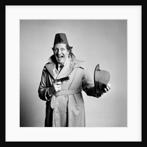 Tommy Cooper 1978 by Carl Bruin