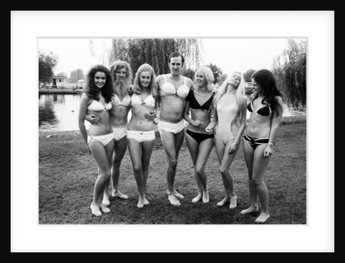 Monty Pythons Flying Circus by Kent Gavin