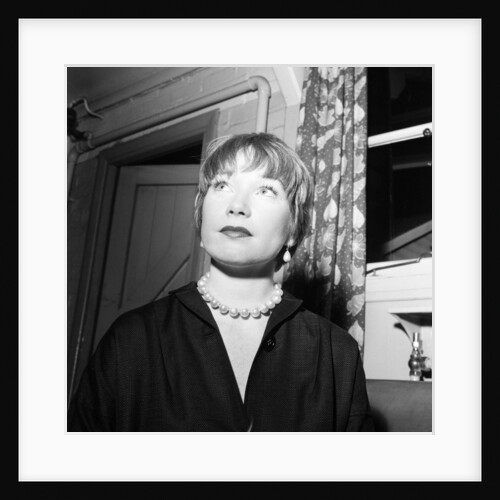 Shirley MacLaine by Bela Zola