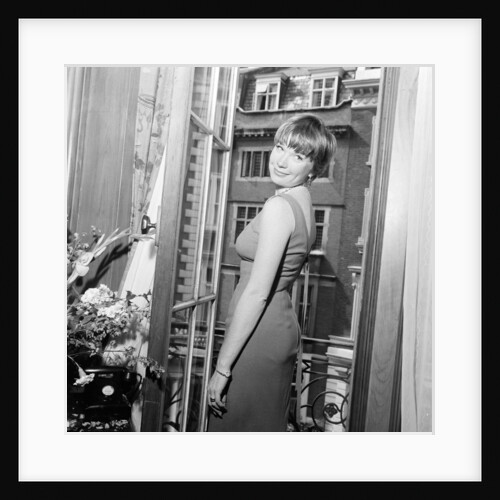 Shirley MacLaine by Bela Zola