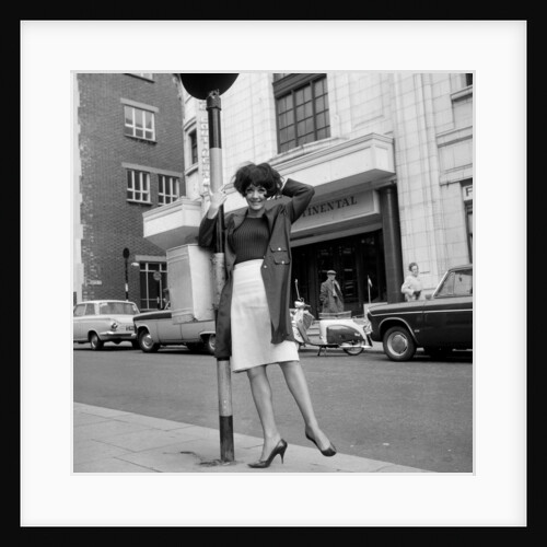 Amanda Barrie ahead of her performance in the comedy "A Publish Mischief" by Newspix Blackpool