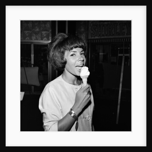 Shirley Bassey by Carl Bruin