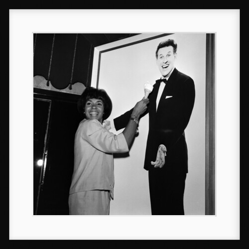 Shirley Bassey by Carl Bruin