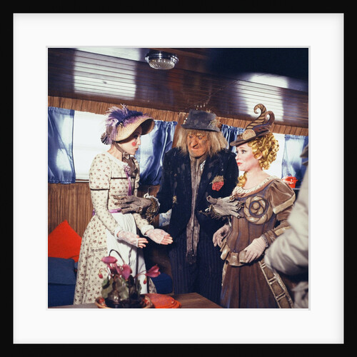 Una Stubbs as Aunt Sally, Jon Pertwee as Worzel and Barbara Windsor as Saucy Nancy by Anonymous