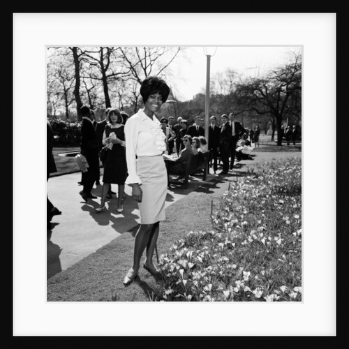 Dionne Warwick, 1965 by Eric Harlow