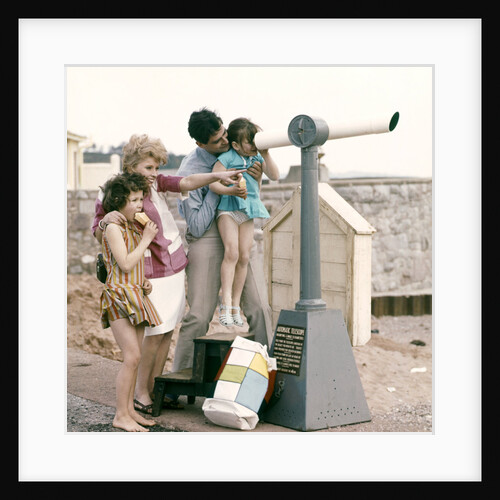A family at the seaside by Anonymous