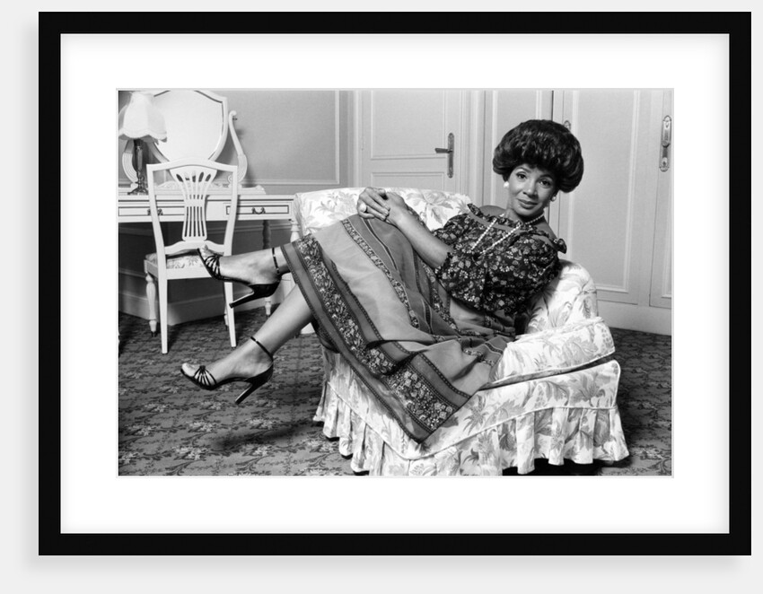 Shirley Bassey in Monte Carlo by Doreen Spooner