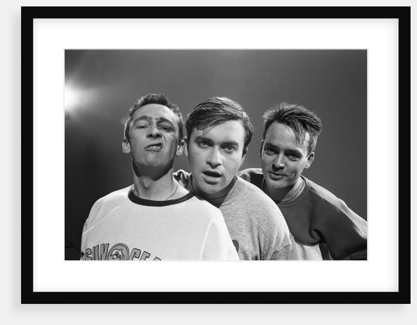 Loads A Money by Lennox Ken