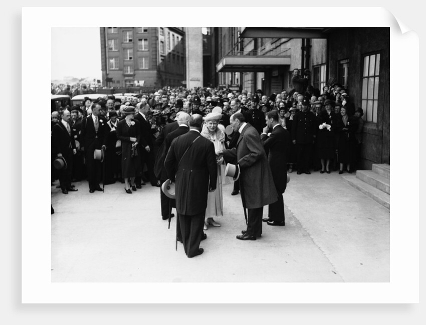 Epsom Derby 1937 by Staff