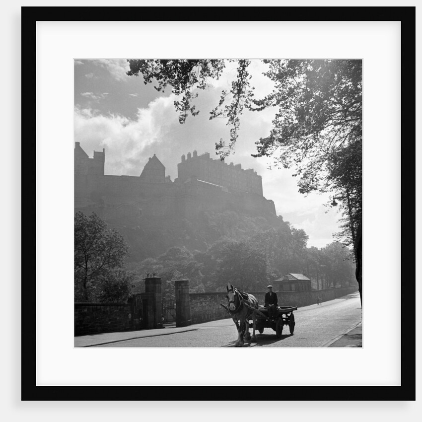Edinburgh Castle 1910 by Staff