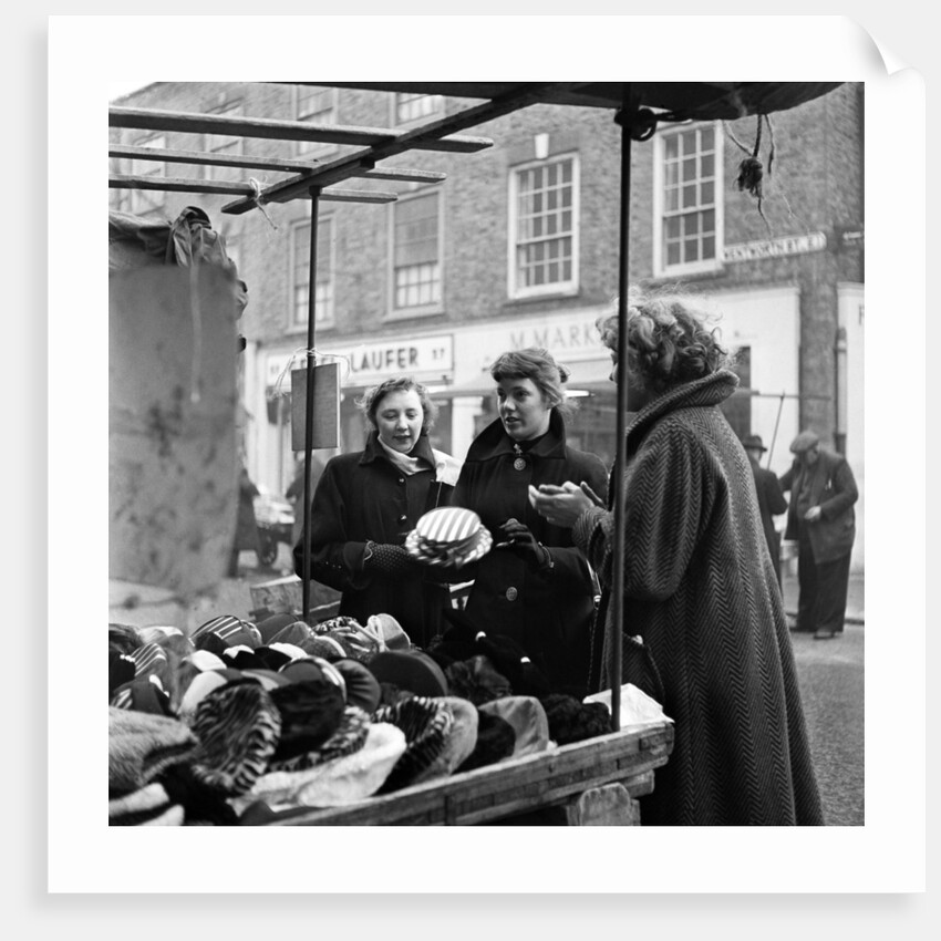 Petticoat Lane 1954 by Bela Zola