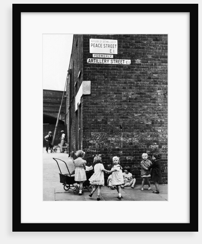 Bethnal Green 1939 by Staff