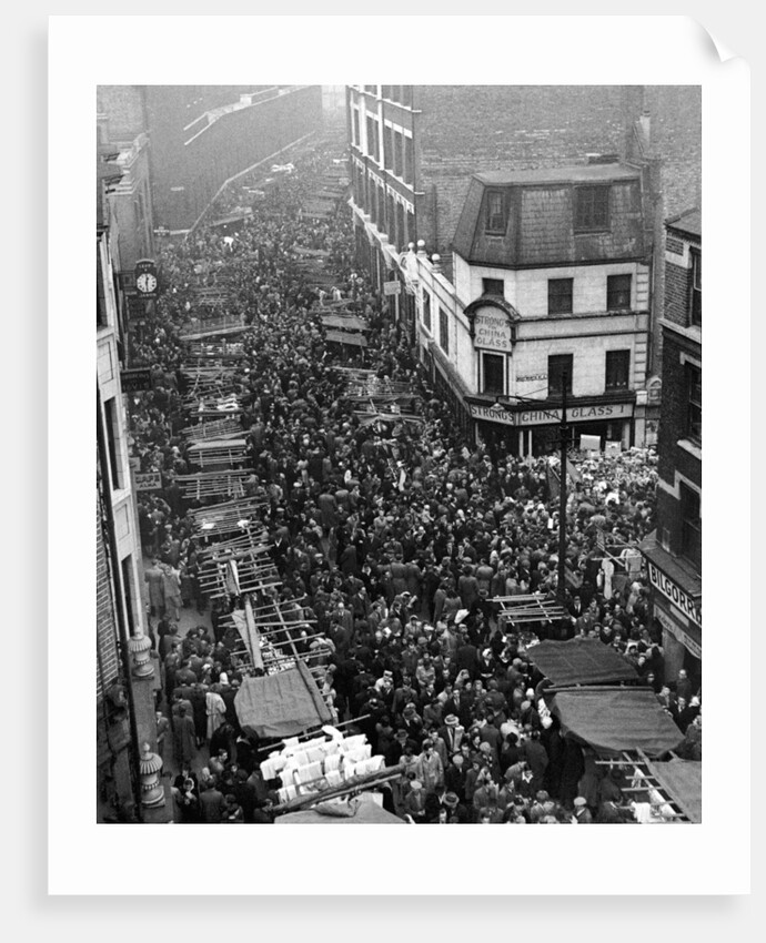 Petticoat Lane 1948 by George Greenwell
