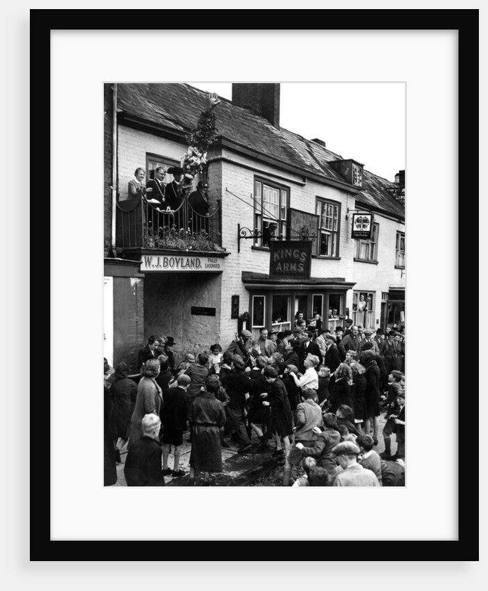 Hot Pennies 1943 by Staff