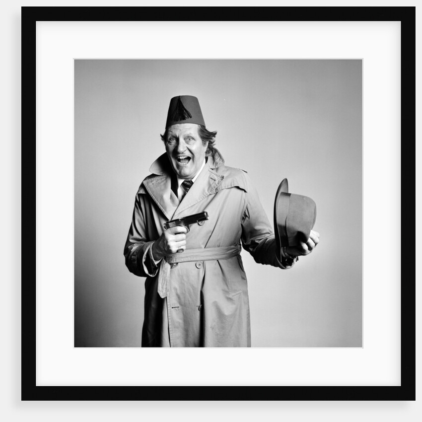Tommy Cooper 1978 by Carl Bruin