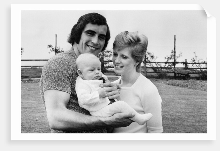 Peter Shilton and family 1973 by Bill Ellman