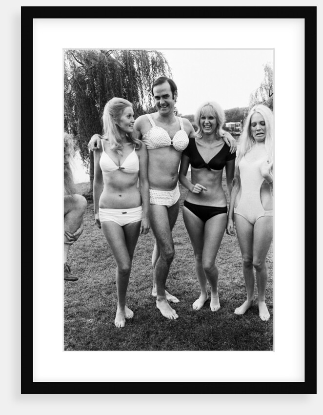 Monty Pythons Flying Circus by Kent Gavin