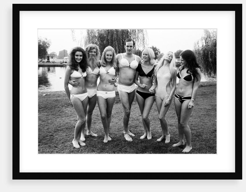 Monty Pythons Flying Circus by Kent Gavin