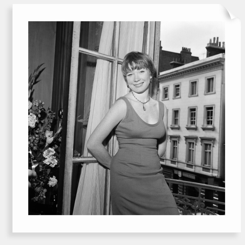 Shirley MacLaine by Bela Zola