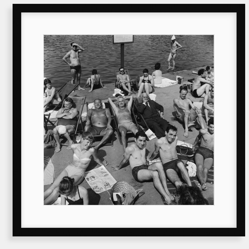 People sunbathing in a heatwave at the Serpentine Lido by Tommy Lea