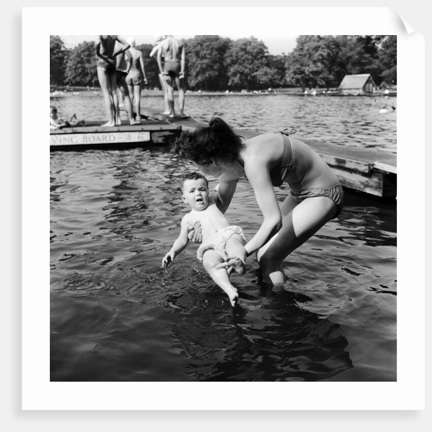 People sunbathing in a heatwave at the Serpentine Lido by Tommy Lea