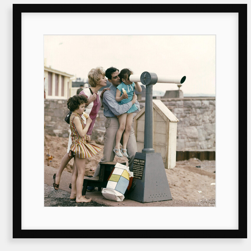 A family at the seaside by Anonymous