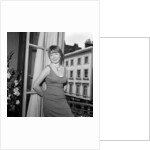 Shirley MacLaine by Bela Zola