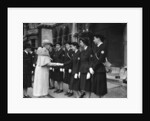 Queen Mary with American red cross women in Bristol during the Second World War by Anonymous
