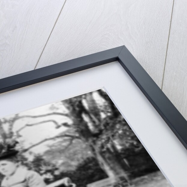 People in a De Dion Vis-a-Vis car, 1902 by Unknown