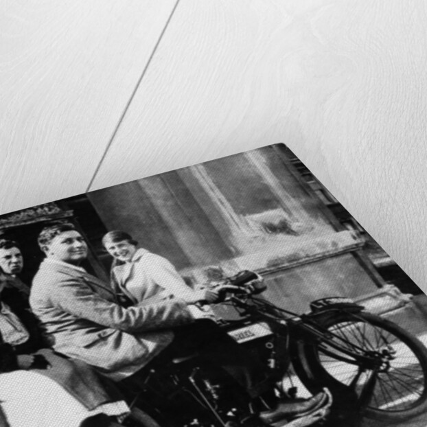 An Ariel 500 belt drive three-wheeler, 1914 by Unknown