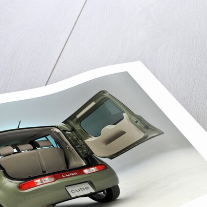 Nissan Cube 2008 by Simon Clay