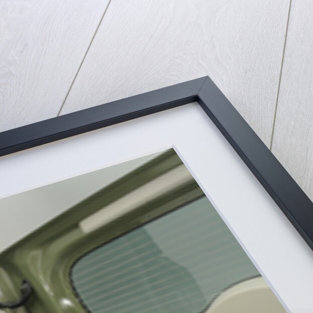 Nissan Cube 2008 by Simon Clay