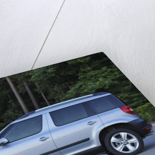 Skoda Yeti 2009 by Simon Clay