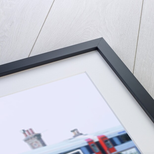 Traffic queue at level crossing in Brockenhurst, Hampshire by Unknown