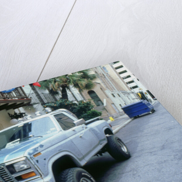 American pick up truck by Unknown