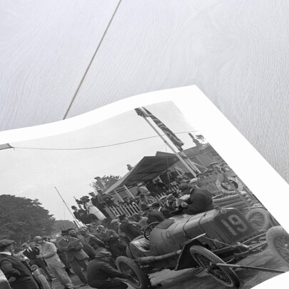 Minerva and Straker-Squire cars at the RAC Isle of Man TT race, 10 June 1914 by Bill Brunell