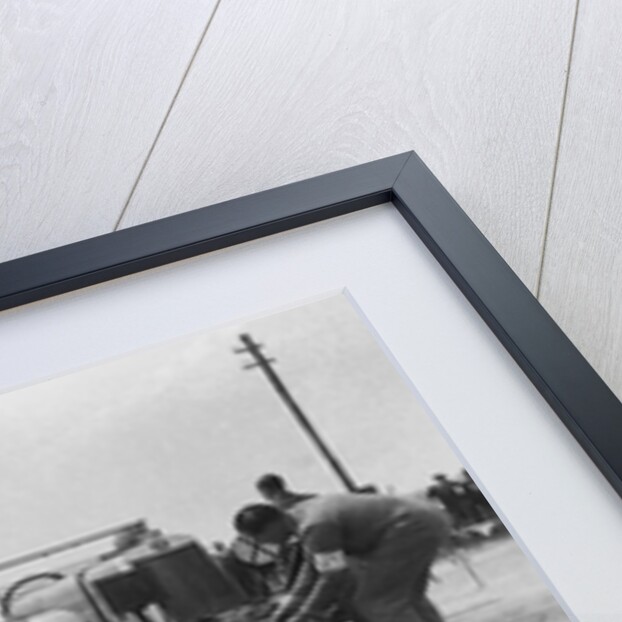 RSS Hebeler's Lagonda passing R Childe's crashed Lea-Francis, BARC 6-Hour Race, Brooklands, 1929, by Bill Brunell