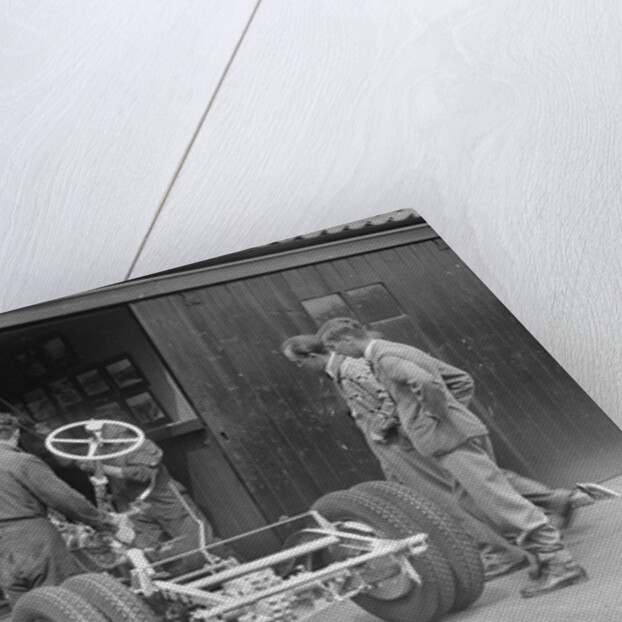 Working on Raymond Mays' Vauxhall-Villiers, c1930s by Bill Brunell